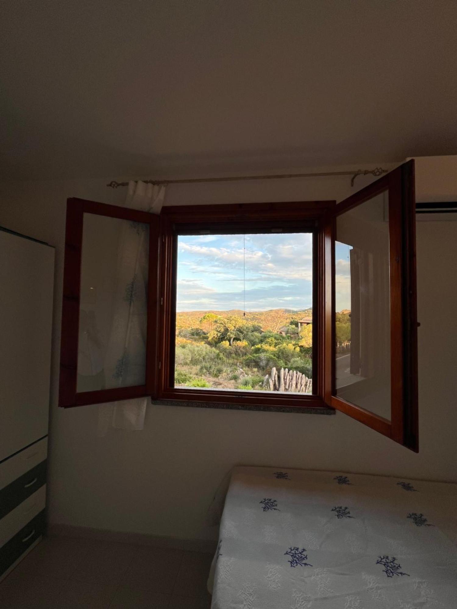 Casa Sviluppata Su Due Piani Con Doppia Veranda E Parcheggio Privato San Teodoro  Exterior photo