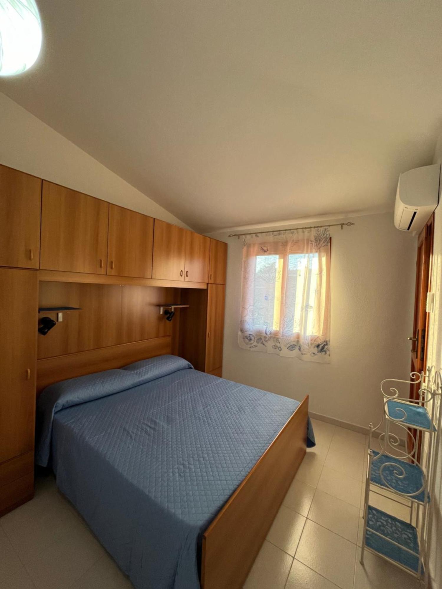 Casa Sviluppata Su Due Piani Con Doppia Veranda E Parcheggio Privato San Teodoro  Exterior photo