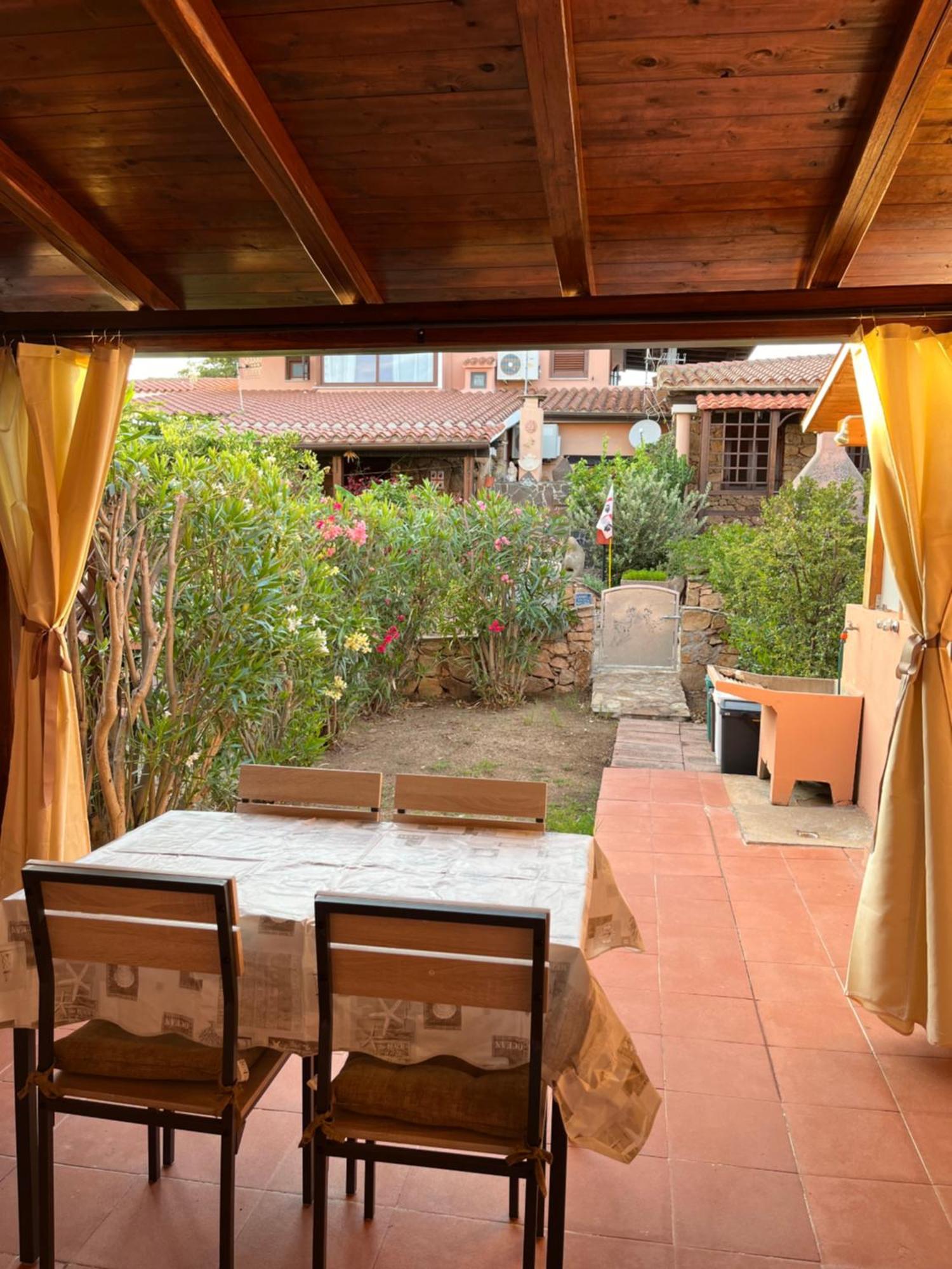 Casa Sviluppata Su Due Piani Con Doppia Veranda E Parcheggio Privato San Teodoro  Exterior photo