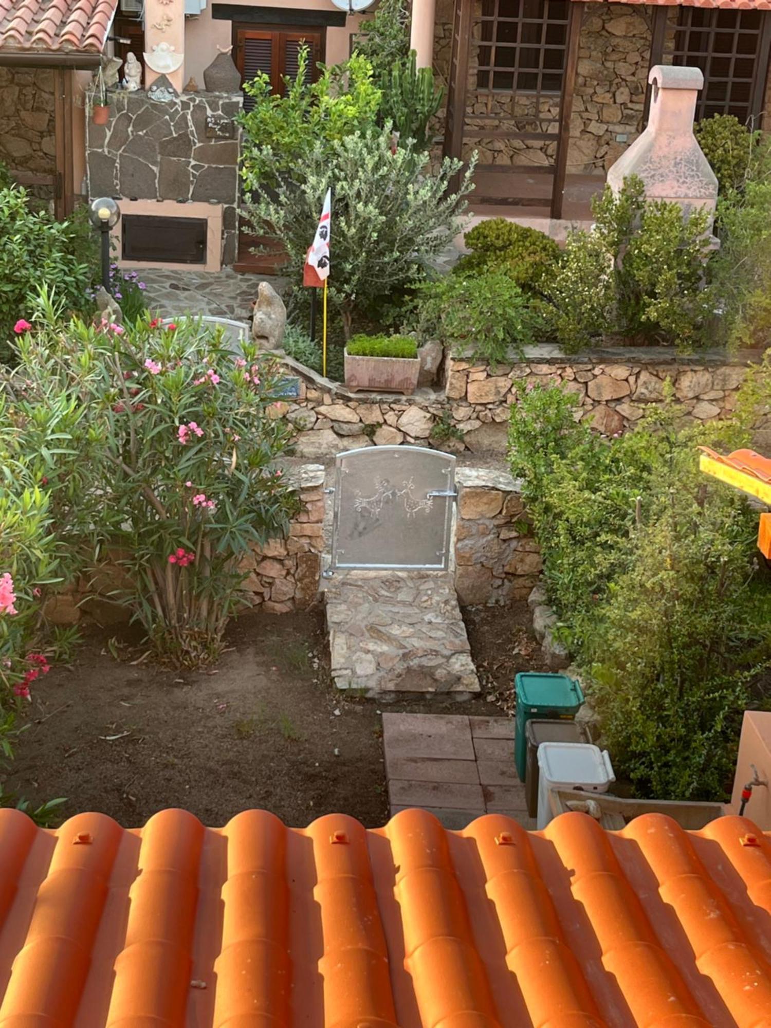 Casa Sviluppata Su Due Piani Con Doppia Veranda E Parcheggio Privato San Teodoro  Exterior photo