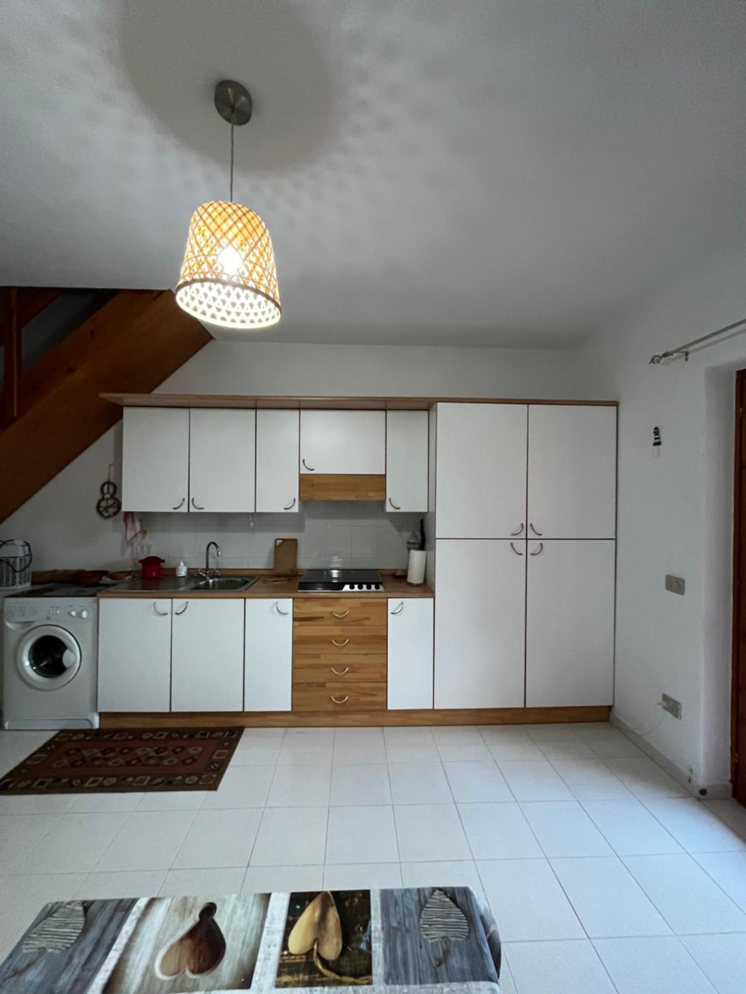 Casa Sviluppata Su Due Piani Con Doppia Veranda E Parcheggio Privato San Teodoro  Exterior photo