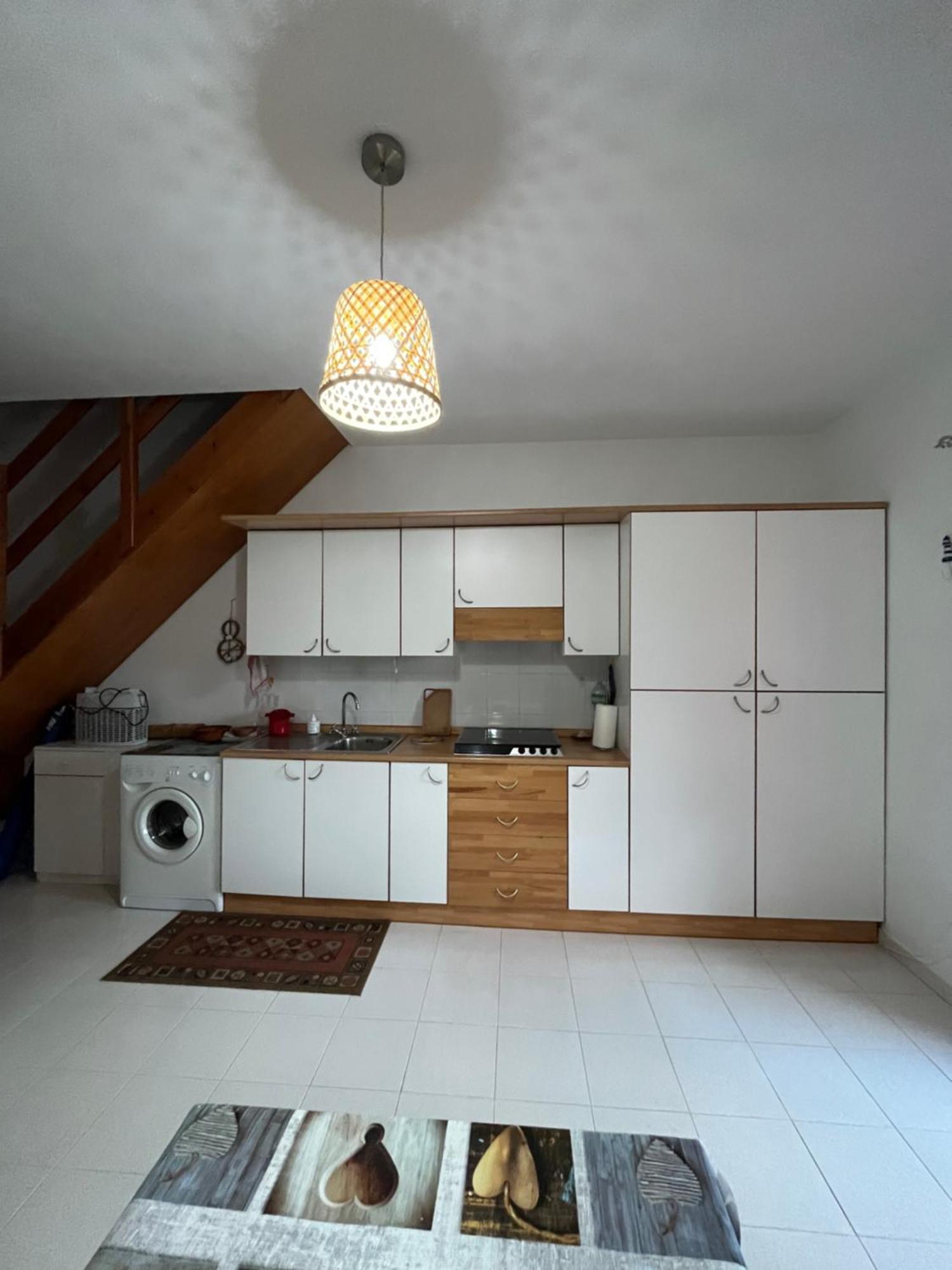 Casa Sviluppata Su Due Piani Con Doppia Veranda E Parcheggio Privato San Teodoro  Exterior photo
