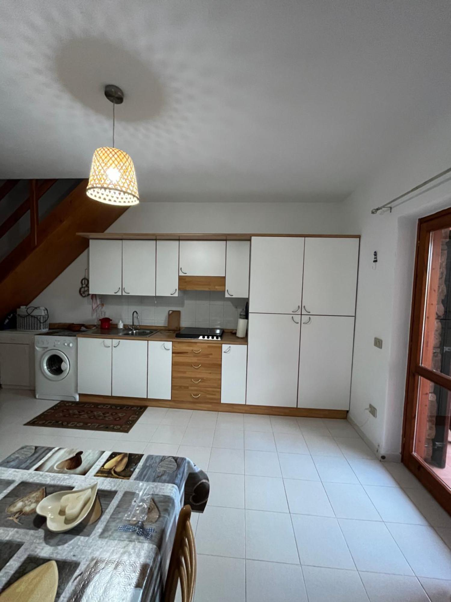 Casa Sviluppata Su Due Piani Con Doppia Veranda E Parcheggio Privato San Teodoro  Exterior photo